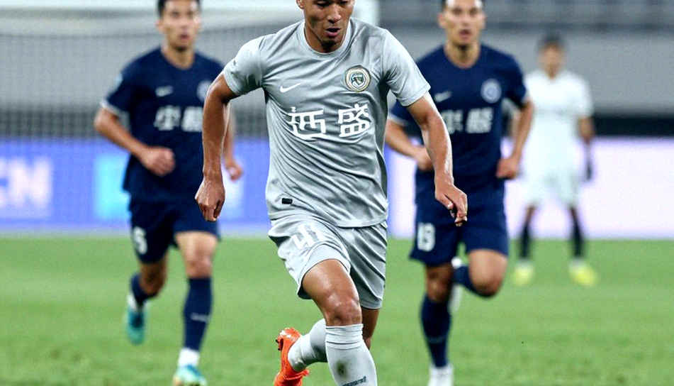 দেল তোরোর ছায়া নয়: UAE-র পাইপলাইনে ১৮ বছরের মেক্সিকান রদ্রিগেজের আসল ছবি