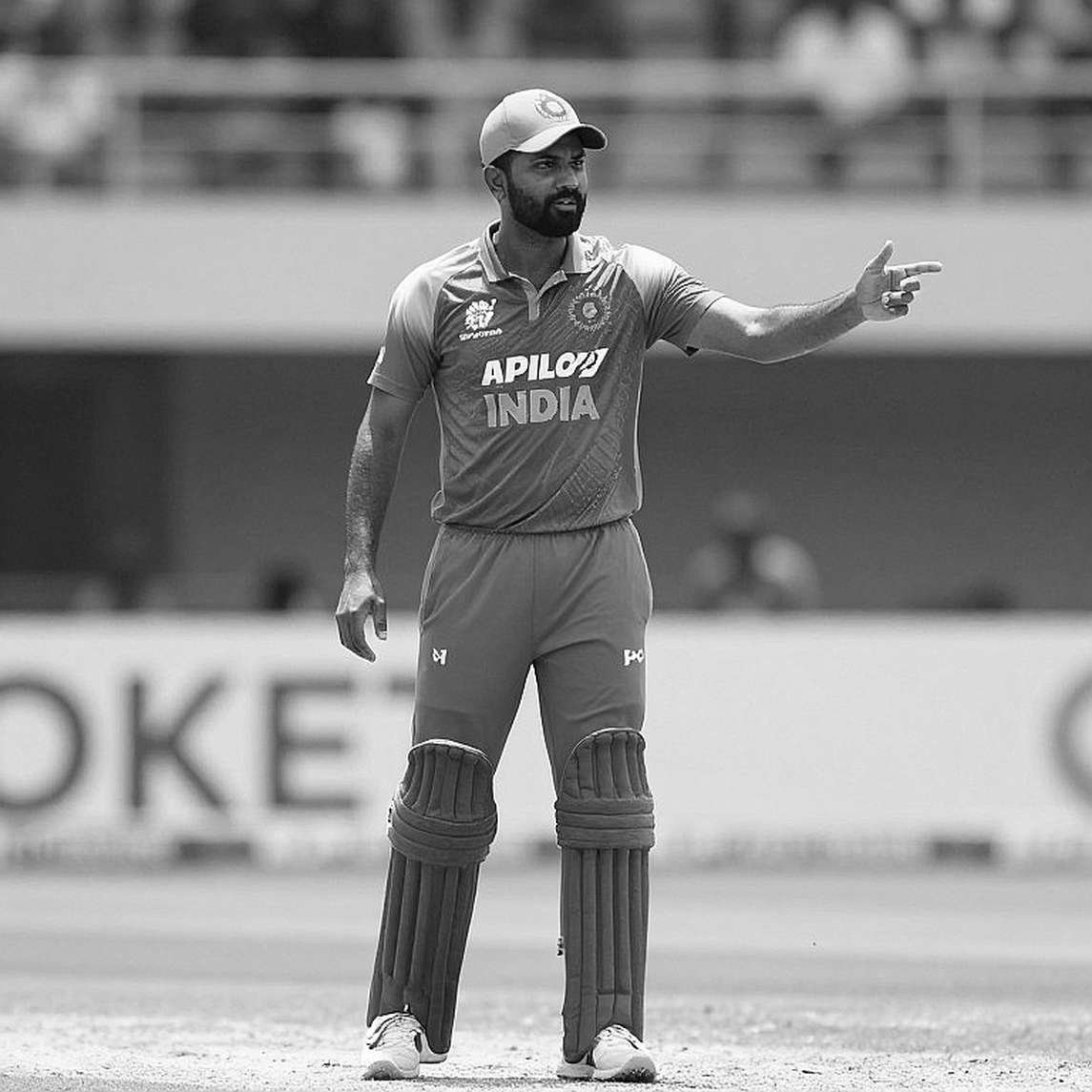 হেইন্সের বিদায় ও সিক্সার্সের আঠারো মাসের ফাঁক: যে জেনারেল ম্যানেজার পদটার কেন্দ্রে বাণিজ্য