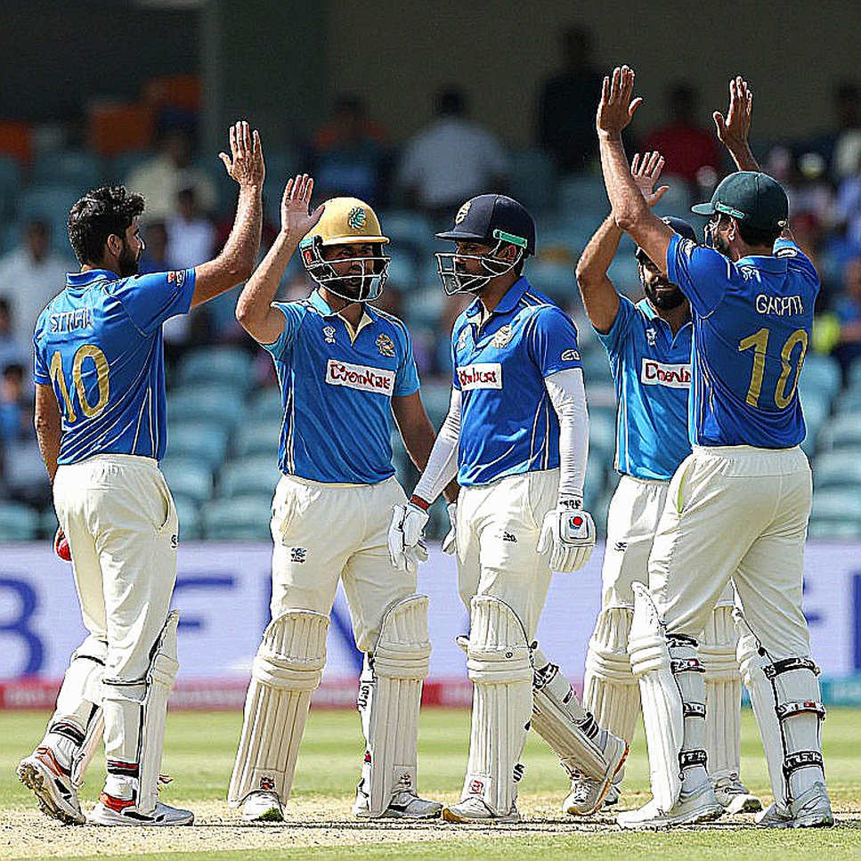 Overs 26 to 35: The Quiet Half-Space of Asian White-Ball Cricket